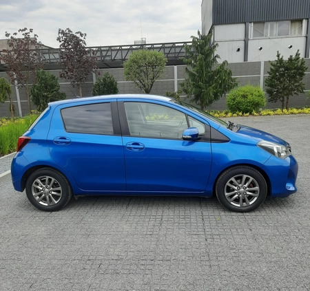 Toyota Yaris cena 29900 przebieg: 158463, rok produkcji 2016 z Warszawa małe 56